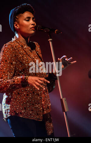 Milan Italy. 10th May 2015. The French singer-songwriter Nadia Mladjao better know as IMANY performs live at Teatro Nuovo during the 'Acoustic Tour 2015' Credit:  Rodolfo Sassano/Alamy Live News Stock Photo