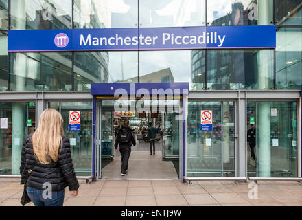 People at the entrance to Manchester Piccadilly Station, Manchester, England, UK Stock Photo