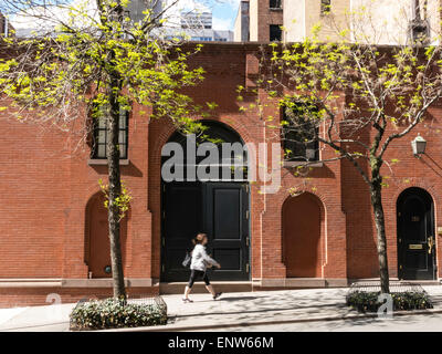 Amateur Comedy Club Building, Springtime, Murray Hill, Midtown, NYC, east 36th street Stock Photo