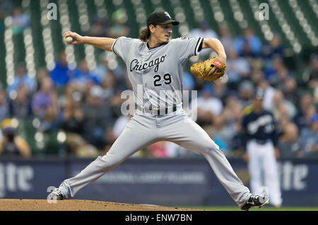 Milwaukee, WI, USA. 11th May, 2015. Chicago White Sox starting pitcher Jeff Samardzija #29 delivers a pitch during the Major League Baseball game between the Milwaukee Brewers and the Chicago White Sox at Miller Park in Milwaukee, WI. John Fisher/CSM/Alamy Live News Stock Photo