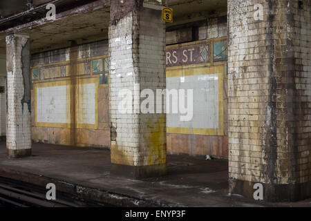 Disused sections of the Chambers Street subway station are damaged and dirty, seen on Sunday, May 10, 2015. Richard B. Levine) Stock Photo