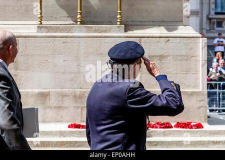 A British Army War Veterans Parade Passes The Cenotaph As Part Of The 70th Anniversary Celebrations of VE Day, London, England Stock Photo