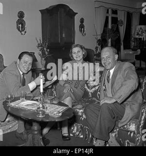 Deutscher Violinist Helmut Zacharias mit seiner Frau Hella und den ...