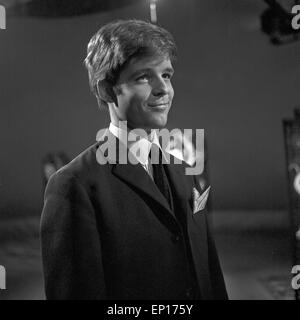 Der Sänger und Schauspieler Thomas Fritsch in der ARD Musiksendung 'Musik aus Studio B', Deutschland 1960er Jahre. German actor Stock Photo