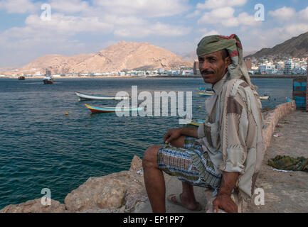 AL MUKALLA, YEMEN 4TH APRIL 2007 Yemeni Fisherman in Al Mukalla Stock Photo