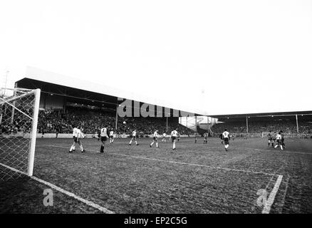 New Stand at Valley Parade, home of Bradford City FC is reopened with an exhibition match against an England international XI, 14th December 1986. Stock Photo