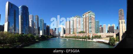 Chicago, Illinois: canal cruise on Chicago River, view of the skyline with the Trump tower, the famous landmark and named after Donald Trump Stock Photo