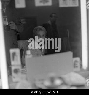 Der Tod auf dem Rummelplatz, Fernsehfilm, Deutschland 1958, Regie: Joachim Hess, Drehpause Stock Photo