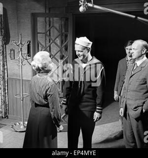 Schau heimwärts, Engel, Deutschland 1961, Fernsehspiel, Regie: John Olden, Darsteller: Inge Meysel, Gunnar Möller Stock Photo