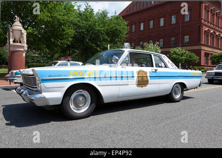 Vintage 1970s police car - USA Stock Photo - Alamy