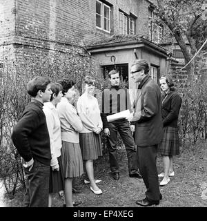 Ein Abend für junge Leute, Fernsehproduktion, Deutschland 1962, Sendung zur politischen Meinungsbildung und Interviews mit Jugen Stock Photo