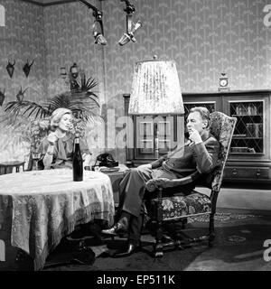 Spielszene zum Fach 'Geschichte' im Rahmen des Schulfernsehens des NDR in Hamburg, Deutschland 1960er Jahre. Scene of the subjec