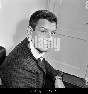 Der deutschamerikanische Schauspieler und Regisseur Ullrich Haupt in Hamburg, Deutschland 1960er Jahre. German American actor an Stock Photo