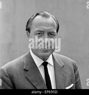 Deutscher Schauspieler und Synchronsprecher Paul Klinger, Deutschland 1960er Jahre. German actor and dubbing actor Paul Kling Stock Photo