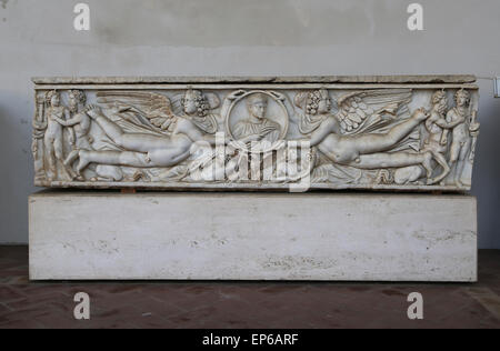 Roman sarcophagus. Man's bus in a clipeus, with Oceanus, Tellus, Apollo and Chiron. Marble. 2nd- 3rd c. AD. Rome. National Roman Stock Photo
