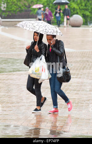Birmingham, West Midlands, UK. 14th May, 2015. Wind and rain sweep across the Birmingham with an accompanying drop in temperature. This is in contrast to yesterday which was fine and sunny. Credit:  Graham M. Lawrence/Alamy Live News. Stock Photo