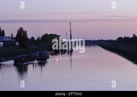 Dawn on the River Nene at Sutton Bridge, Lincolnshire Stock Photo