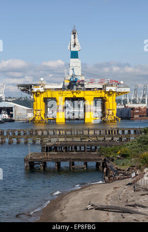 Oil Rig Shell Seattle Seattle, Washington - May 2015 Stock Photo - Alamy