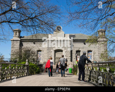 Central Park Reservoir Building, South Gate House (Gatehouse), NYC, USA Stock Photo