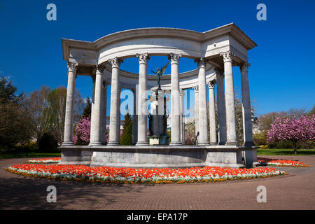 Welsh National War Memorial Statue, Alexandra Gardens, Cathays Park, Cardiff, Wales , UK Stock Photo