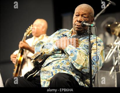 May 2, 2010 - New Orleans, Louisiana; USA - Legendary Guitarist B.B. KING performs live as part of the 2010 New Orleans Jazz & Heritage Festival that is taking in New Orleans Race Track. Copyright 2010 Jason Moore. © Jason Moore/ZUMA Wire/Alamy Live News Stock Photo