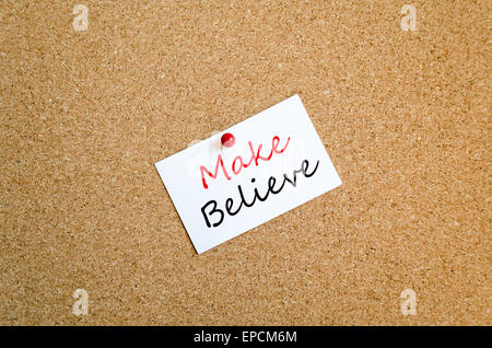 Sticky Note On Cork Board Background Make believe concept Stock Photo