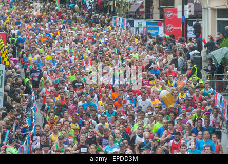 Marathon runners run past the Cutty Sark, Greenwich Stock Photo