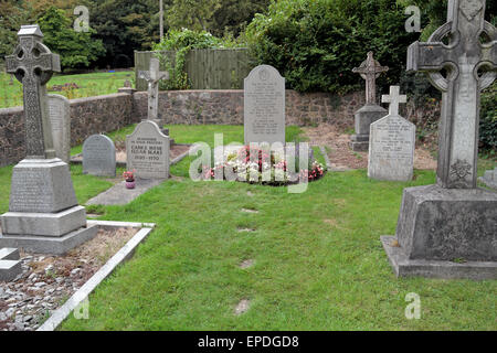 The grave of the composer Sir Edward Elgar in St Wulstan's Catholic Church graveyard, Little Malvern, Worcestershire, UK Stock Photo