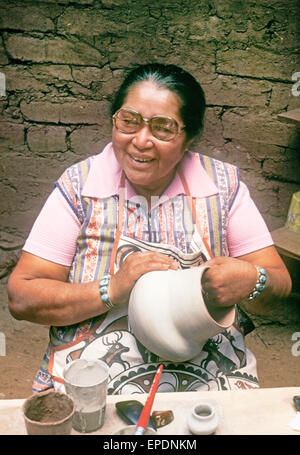 An Indian potter or pottery maker from Jemez Indian Pueblo in New Mexico Stock Photo