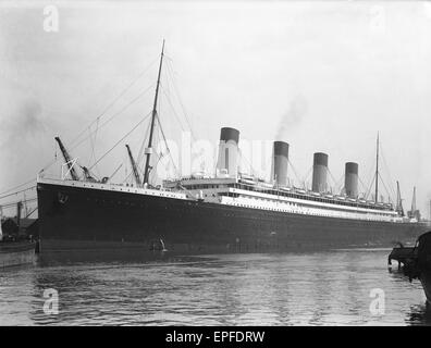 RMS Olympic, White Star Line in dry dock in Southampton Stock Photo - Alamy