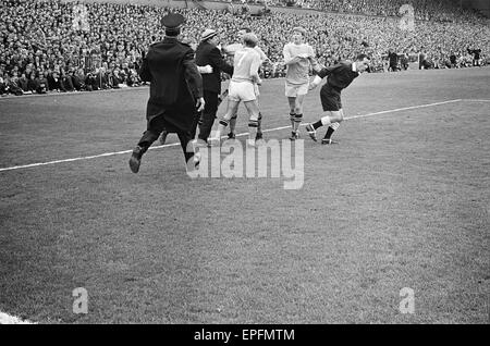 Newcastle Utd v Manchester City 11th May 1968. League Division One match at St James Park.   Final Score Newcastle 3 Manchester City 4 Stock Photo