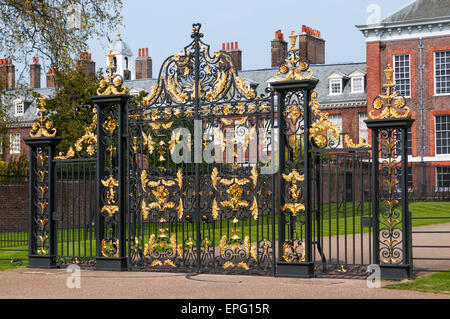 Kensington Palace Golden Gates in Kensington Gardens. Stock Photo