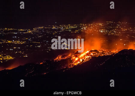 Italy Siciliy Etna volcano - A spectacular eruption of Mount Etna, photographed from a few tens of meters. Crater concerned: Gemini. Stock Photo