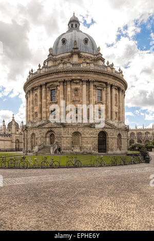 View on the Radcliffe Camera from Radcliffe Square, Oxford, England, Oxfordshire, United Kingdom. Stock Photo