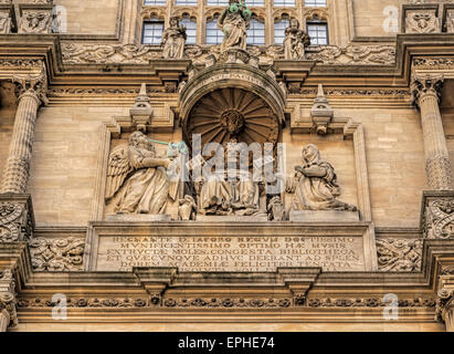 Detail of the highly decorated facade of the Tower of the Five Orders, Bodleian Library, Oxford, Oxfordshire, England, UK. Stock Photo