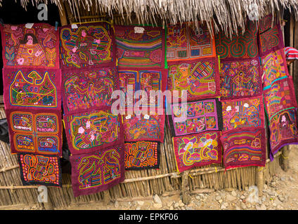 Panama, San Blas Islands, Mamitupu, Colorful Hand Stitched Kuna Indian Mola Stock Photo