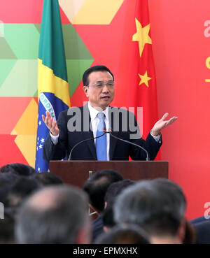 Brasilia, Brazil. 19th May, 2015. Visiting Chinese Premier Li Keqiang attends a joint press conference with Brazilian President Dilma Rousseff in Brasilia, capital of Brazil, May 19, 2015. © Pang Xinglei/Xinhua/Alamy Live News Stock Photo