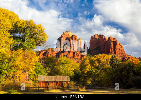 Fall color at Cathedral Rock at Crescent Moon Ranch/Red Rock Crossing in Sedona Stock Photo