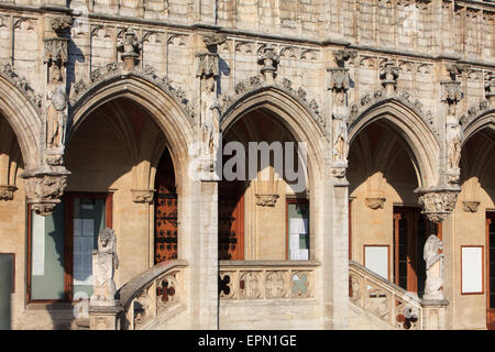 Detail of the 15th-century Gothic statues on the town hall in Brussels, Belgium Stock Photo