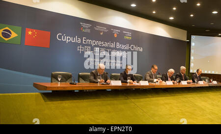 Brasilia, Brazil. 19th May, 2015. Representatives attend a China-Brazil Business Summit in Brasilia, capital of Brazil, May 19, 2015. More than 200 representatives from China and Brazil attended the summit here on Tuesday. © Xu Zijian/Xinhua/Alamy Live News Stock Photo