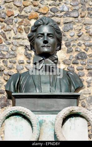 Norwich, Norfolk, England. Monument to Edith Cavell (by Henry Pegram; 1920) at Tombland, besides Erpingham Gate Stock Photo