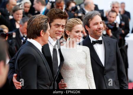 Cannes, Ca, France. 19th May, 2015. (L-R) Josh Brolin, Benicio del Toro, Emily Blunt, Denis Villeneuve.premiere 'Sicario'.Cannes Film Festival 2015.Cannes, France.May 19, 2015. Credit:  Roger Harvey/Globe Photos/ZUMA Wire/Alamy Live News Stock Photo