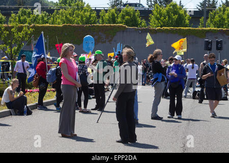 Seattle, Washington, USA. 18th May, 2015. Protest Against Royal Dutch Shell's Floating Drill Rig, Seattle, Washington, USA, May 18, 2015 Credit:  Marilyn Dunstan/Alamy Live News Stock Photo