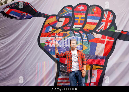 London, Britain. 15th May, 2015. Jamie Oliver, British chef, TV host and restaurateur, poses at Rhyl Primary School in London, Britain, 15 May 2015. Photo: David Sandison/dpa/Alamy Live News Stock Photo