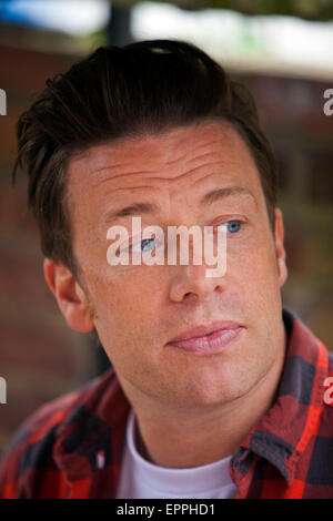 London, Britain. 15th May, 2015. Jamie Oliver, British chef, TV host and restaurateur, poses at Rhyl Primary School in London, Britain, 15 May 2015. Photo: David Sandison/dpa/Alamy Live News Stock Photo