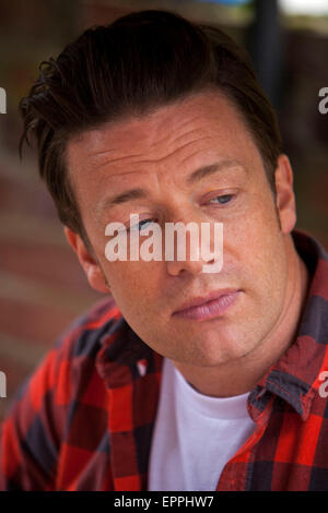 London, Britain. 15th May, 2015. Jamie Oliver, British chef, TV host and restaurateur, poses at Rhyl Primary School in London, Britain, 15 May 2015. Photo: David Sandison/dpa/Alamy Live News Stock Photo