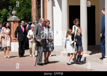 King Juan Carlos, Queen Sofia, Queen Letizia of Spain, Princess Sofia of Spain and Princess Leonor of Spain arrive at the Asuncion de Nuestra Senora Church for the First Communion of the Princess Leonor of Spain on May 20, 2015 in Aravaca, near of Madrid, Spain./picture alliance Stock Photo