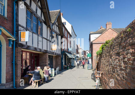 Shops and cafes in Church Street, Hereford Stock Photo