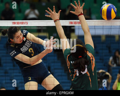 Tianjin, China. 21st May, 2015. Yang Fangxu (L) of China competes during the group A match against India at the 2015 Asian Women's Volleyball Championship in Tianjin, north China, May 21, 2015. China won 3-0. © Zhang Chenlin/Xinhua/Alamy Live News Stock Photo