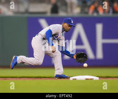 Bandera de Mexico. Mexican Flag . Baseball action during the Los Angeles  Dodgers game against San Diego Padres, the second game of the Major League  Ba Stock Photo - Alamy